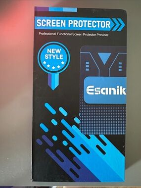 Source Unknown Blue & Black Esanik Screen Protector Packaging